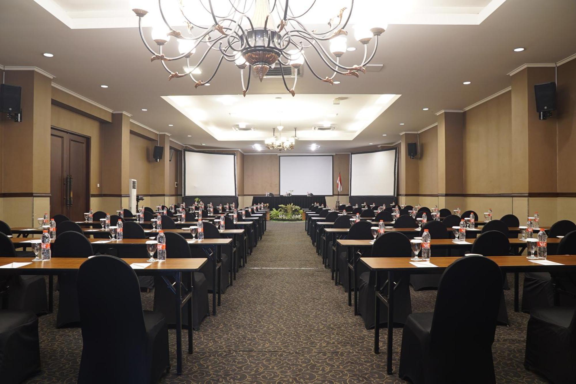 Riss Hotel Malioboro Γιογκιακάρτα Εξωτερικό φωτογραφία